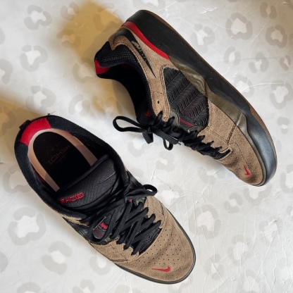 NIKE SB - Ishod (Olive) Shoes (US10.5 / USED)