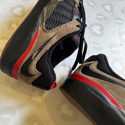 NIKE SB - Ishod (Olive) Shoes (US10.5 / USED)