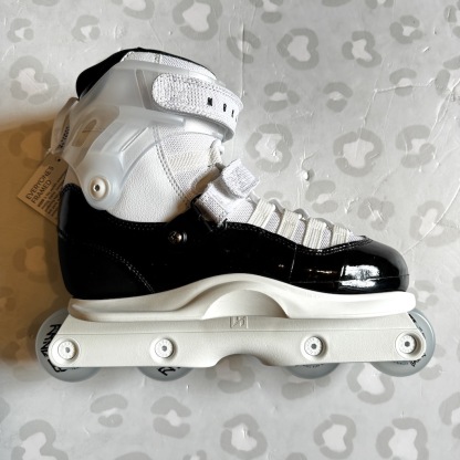 GAWDS - FM5 White/Black Aggressive Inline Skates