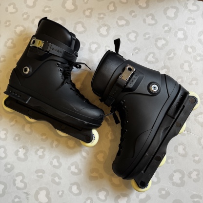 THEM - Black 909 Aggressive Inline Skates (L / USED)