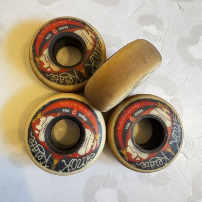 WHEEL LOVE - Hooi Anok Kelate 58mm/90a Aggressive Inline Skate Wheels (USED)