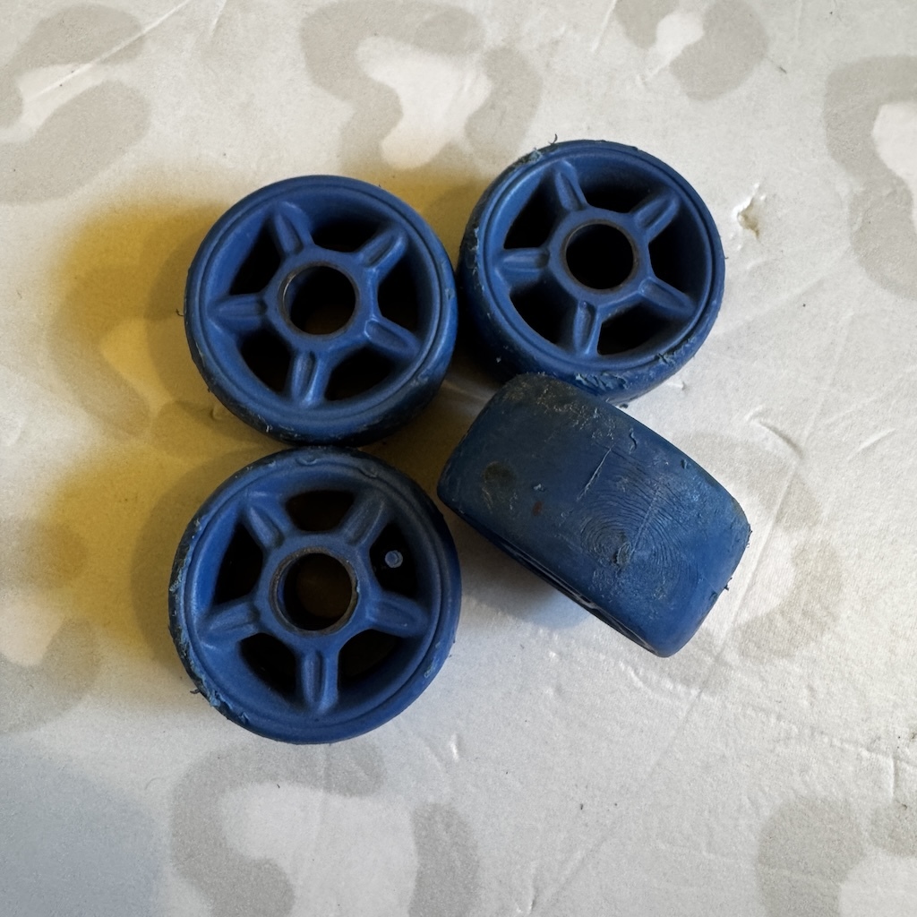 GROUND CONTROL - 47mm Blue Antirocker Wheels (USED)
