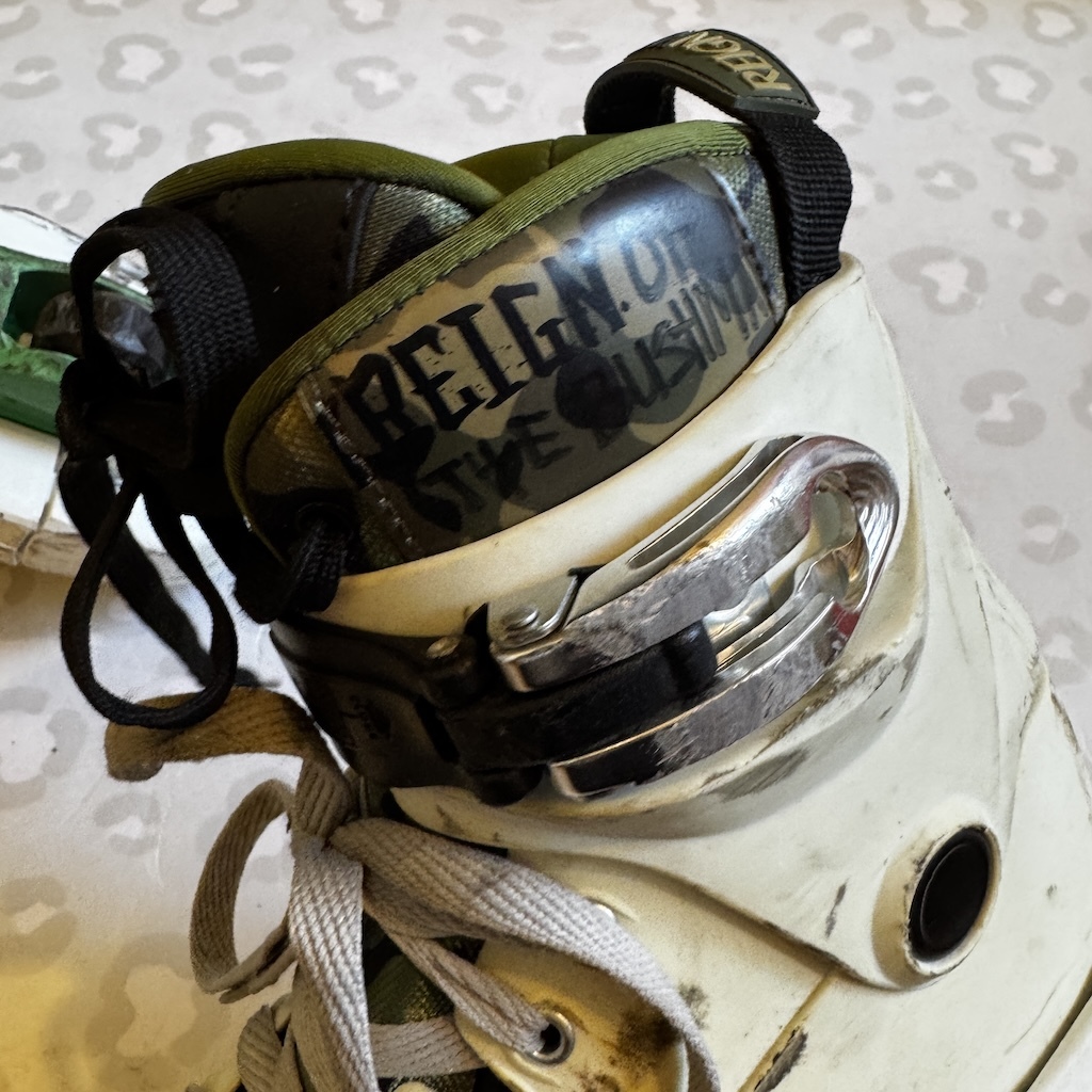 ROCES - White 5th Element Aggressive Inline Skates (US7 / USED)