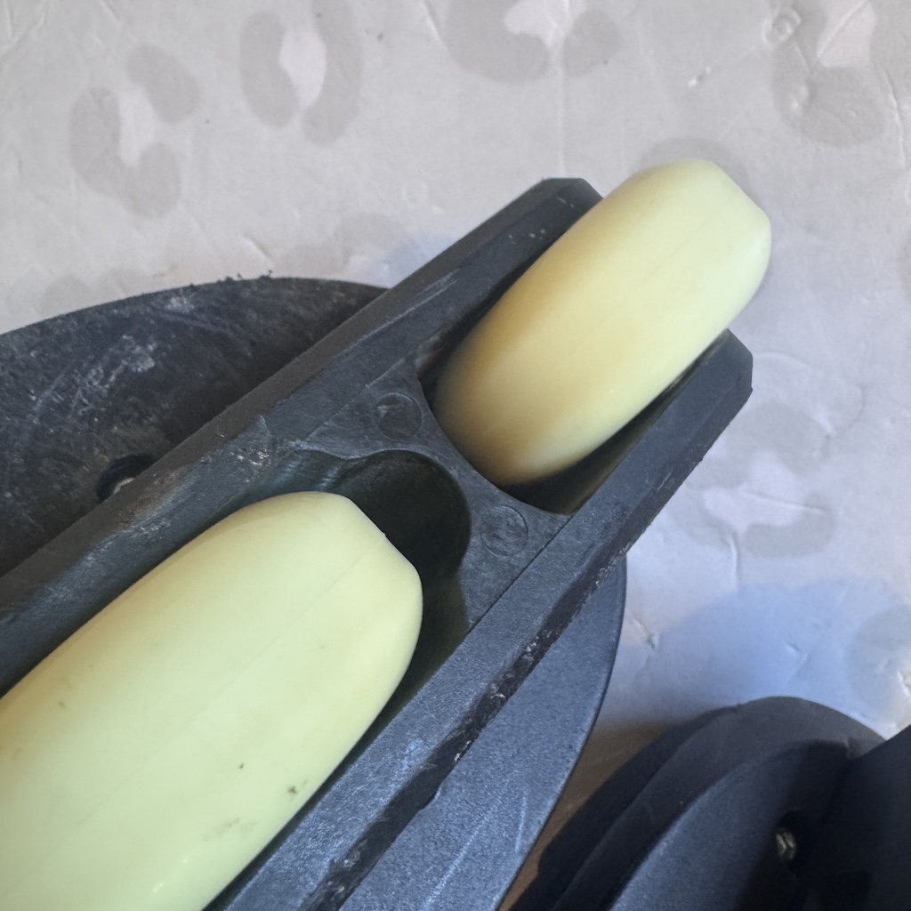 THEM - Black 909 Aggressive Inline Skates (L / USED)