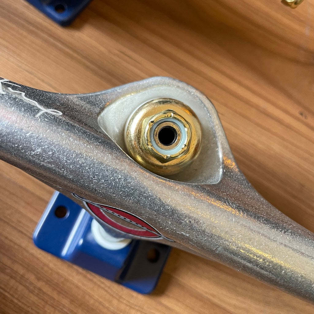 INDEPENDENT - Stage 11 Forged Hollow (Knox Blue/Silver) Skateboard Trucks