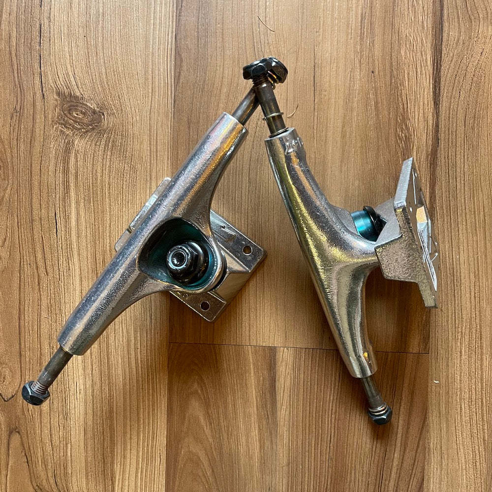 THUNDER - Polished Skateboard Trucks