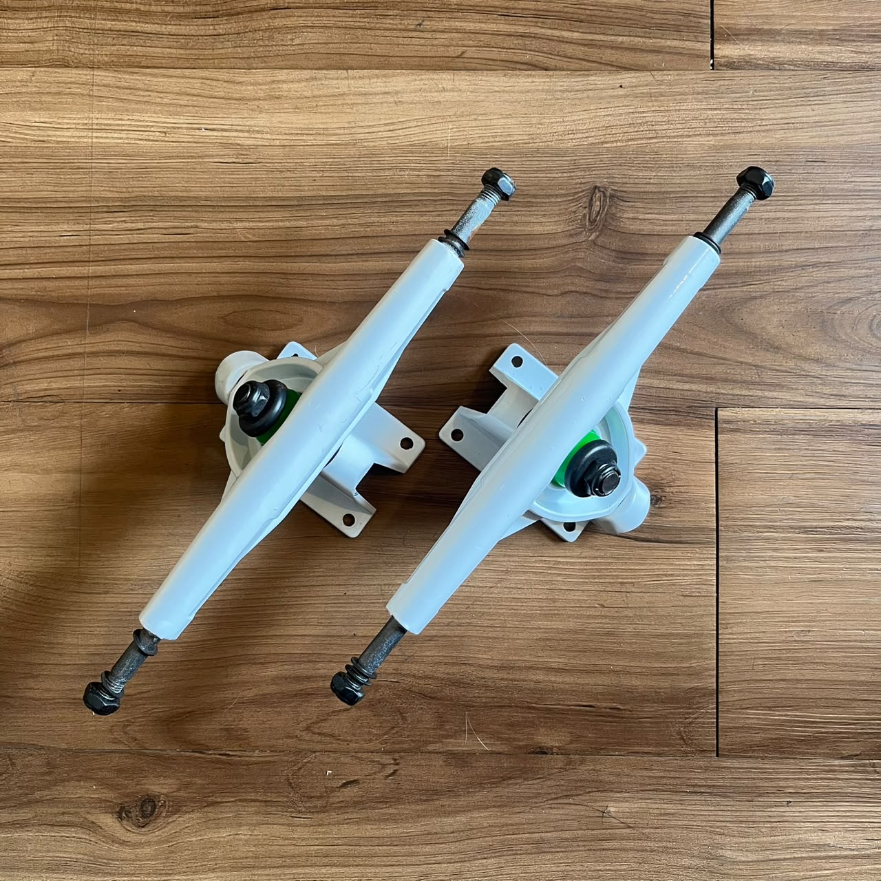 BLANK - White 7.25" Longboard Trucks
