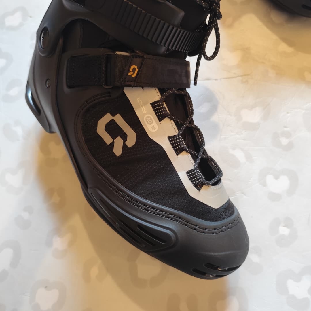 IQON - AG30 Urban Boot Only Inline Skates