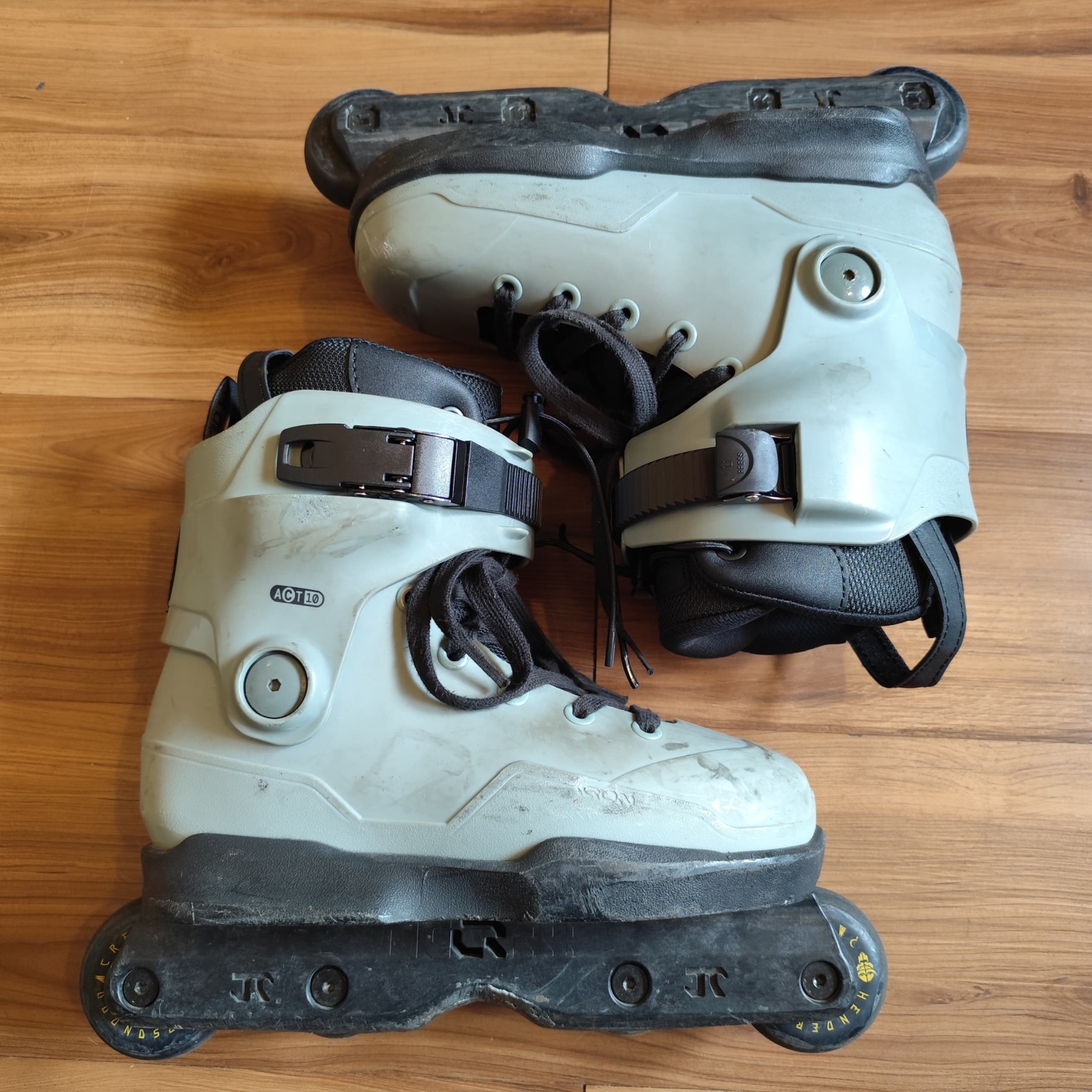 IQON - ACT Grey Aggressive Inline Skates (EU39-40 / USED)
