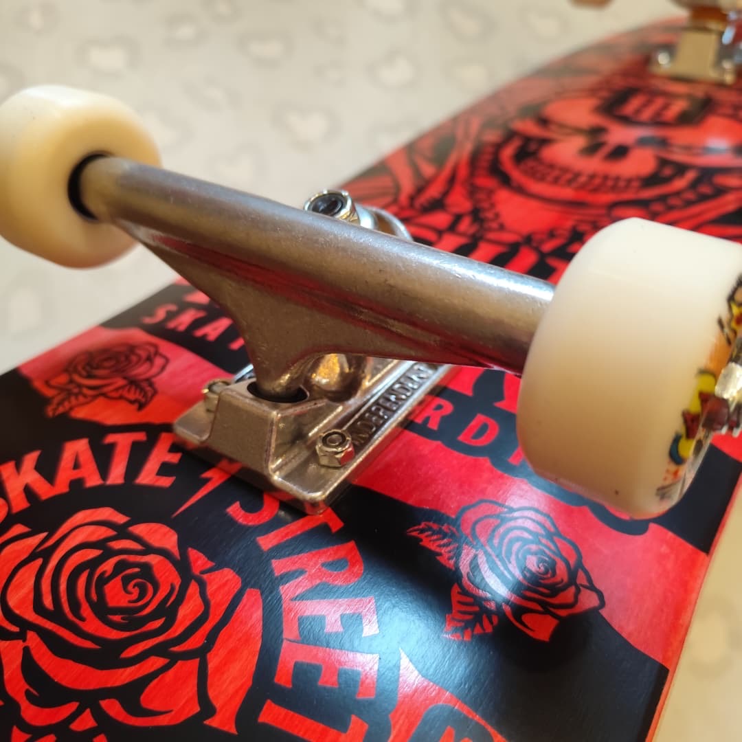 TWOHORNS - Red 9.5" Fish Shaped Complete Skateboard (Independent Promo)