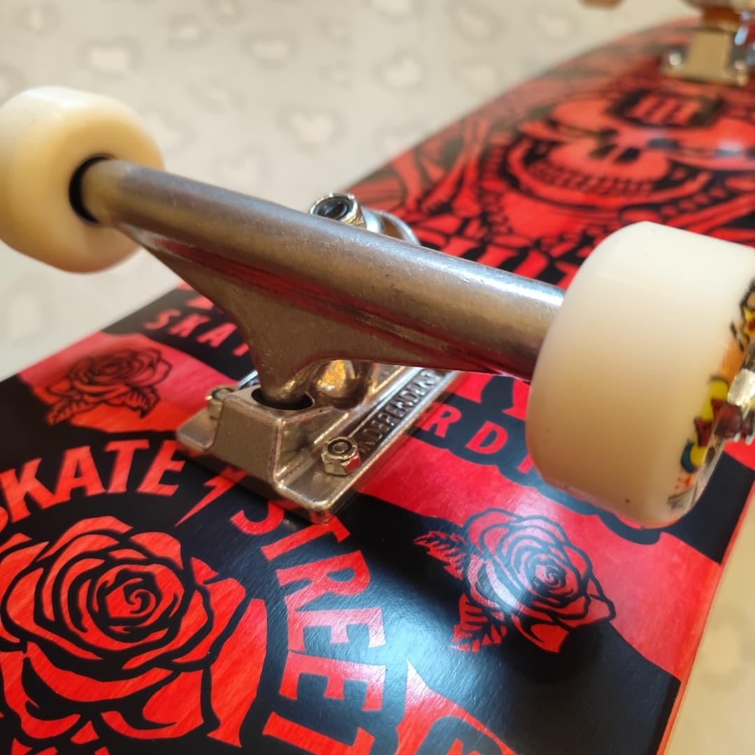 TWOHORNS - Red 9.5" Fish Shaped Complete Skateboard (Independent Promo)