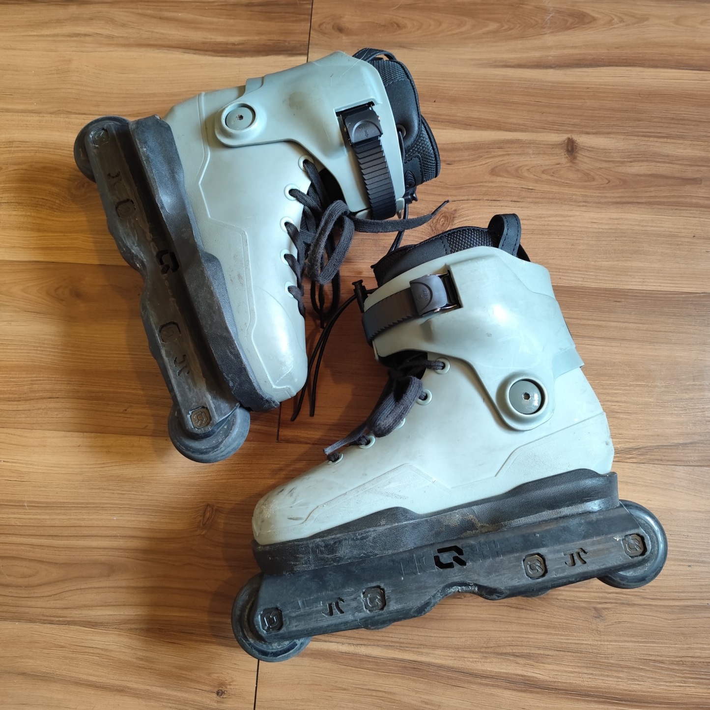 IQON - ACT Grey Aggressive Inline Skates (EU39-40 / USED)