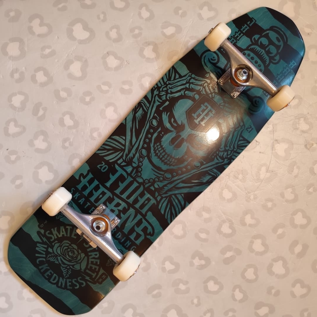 TWOHORNS - Green 9.5" Fish Shaped Complete Skateboard (Independent Promo)