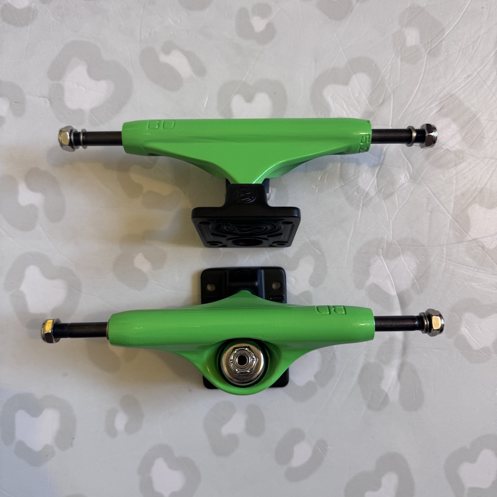 BD SKATE CO - Green Light 5.25" Skateboard Trucks