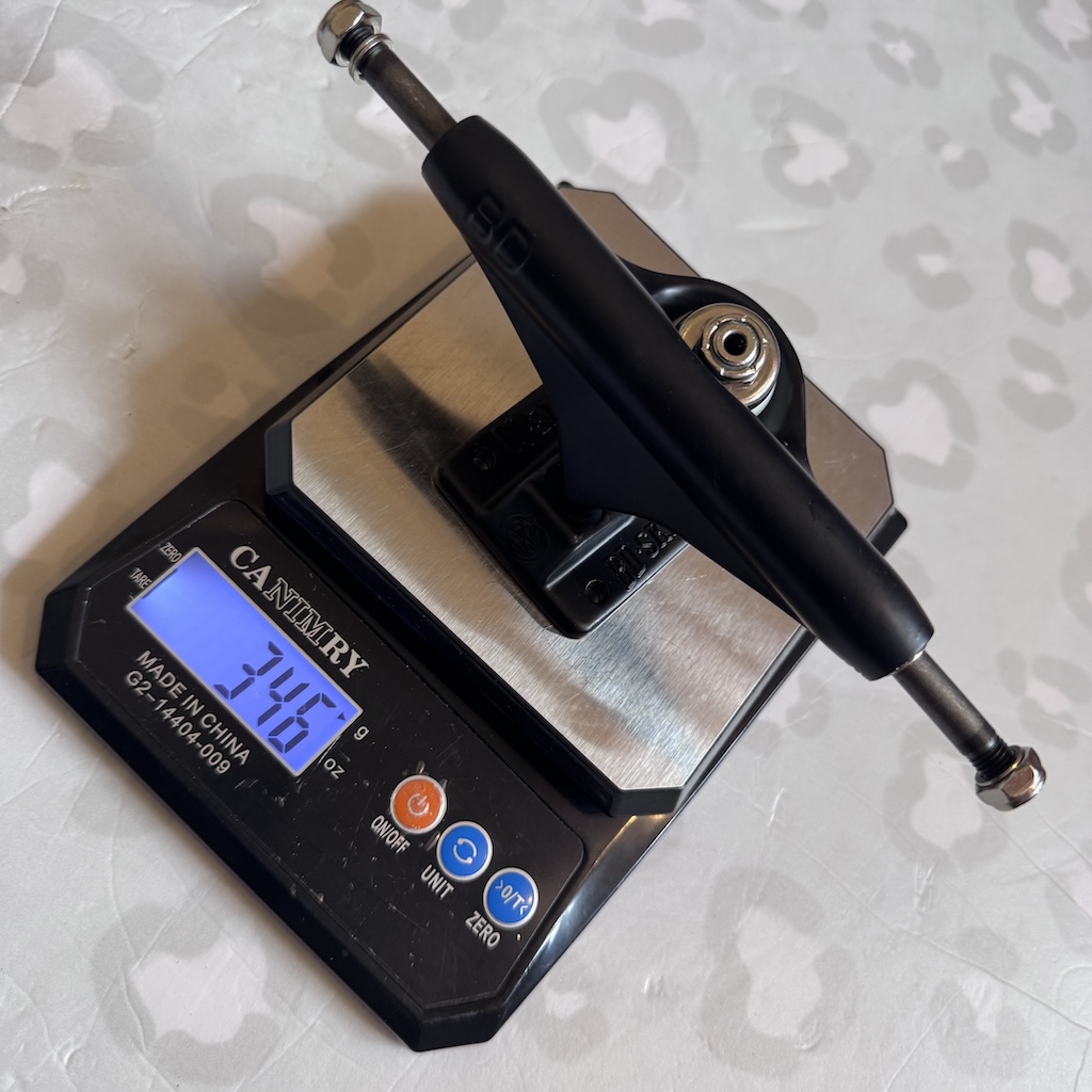 BD SKATE CO - Black Hollow Light II 5.25" Skateboard Trucks