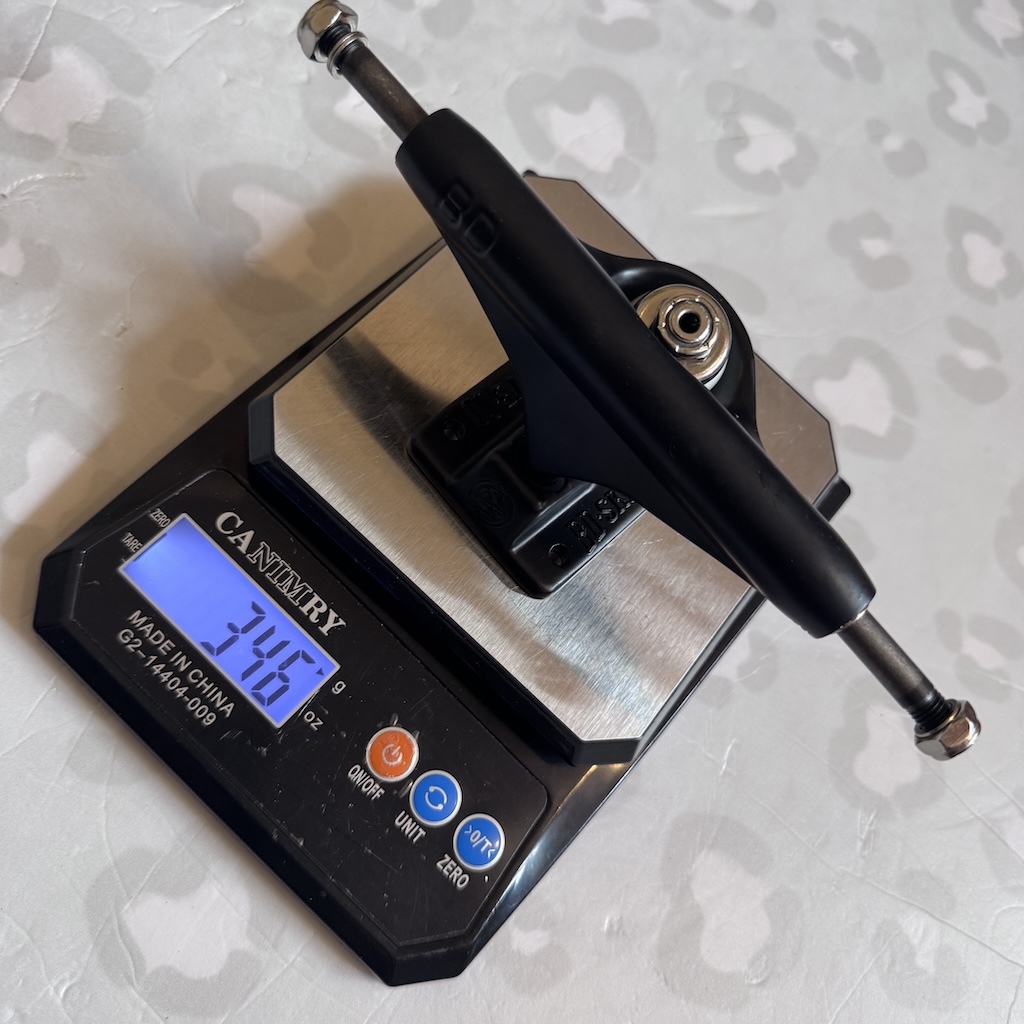 BD SKATE CO - Black Hollow Light II 5.25" Skateboard Trucks