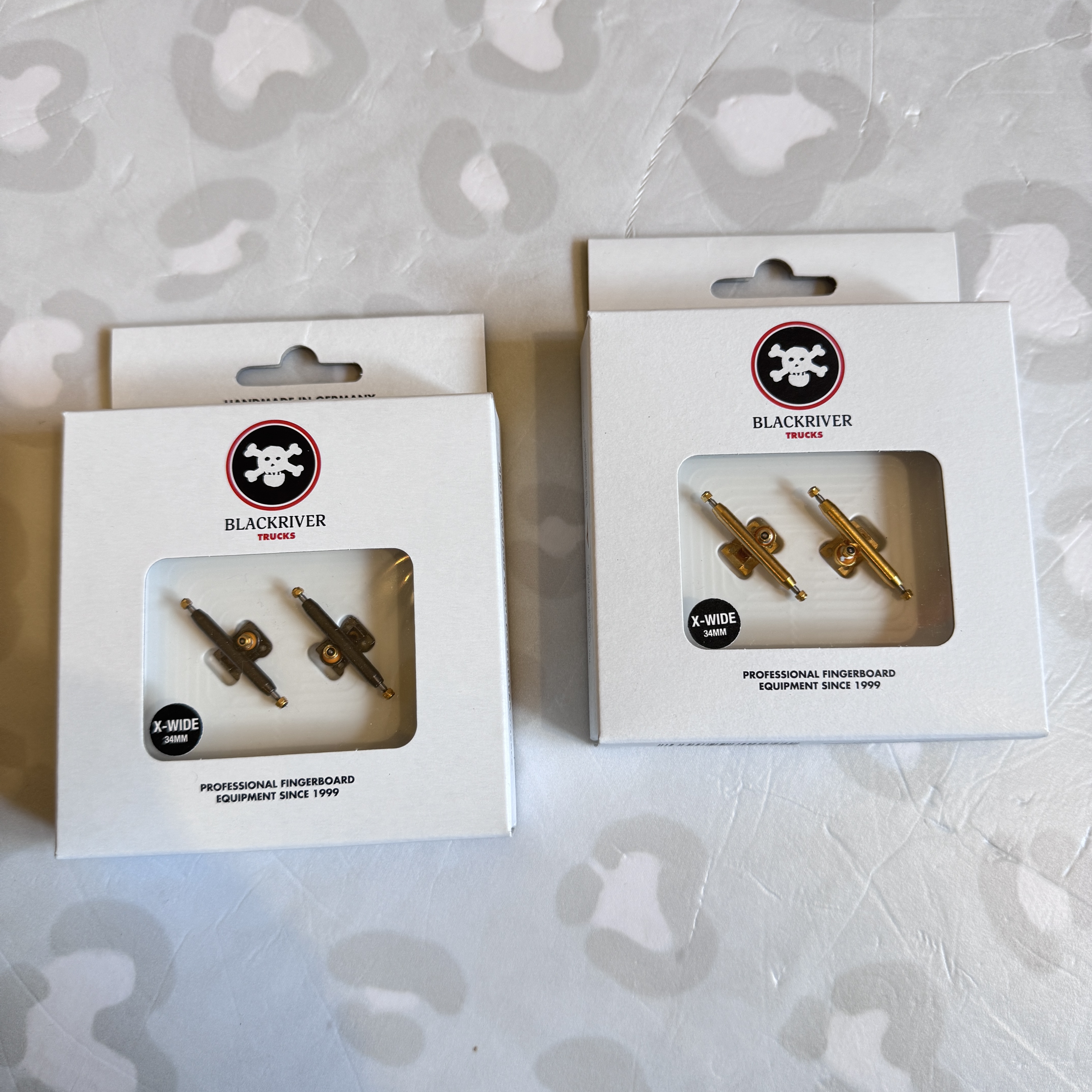 BLACKRIVER - Wide 3.0 34mm Fingerboarding Trucks (Various Colours)