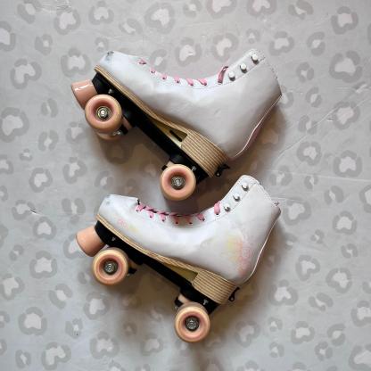 PLAYLIFE - Pale Rose Adjustable Quad Roller Skates (EU35-38 / USED)