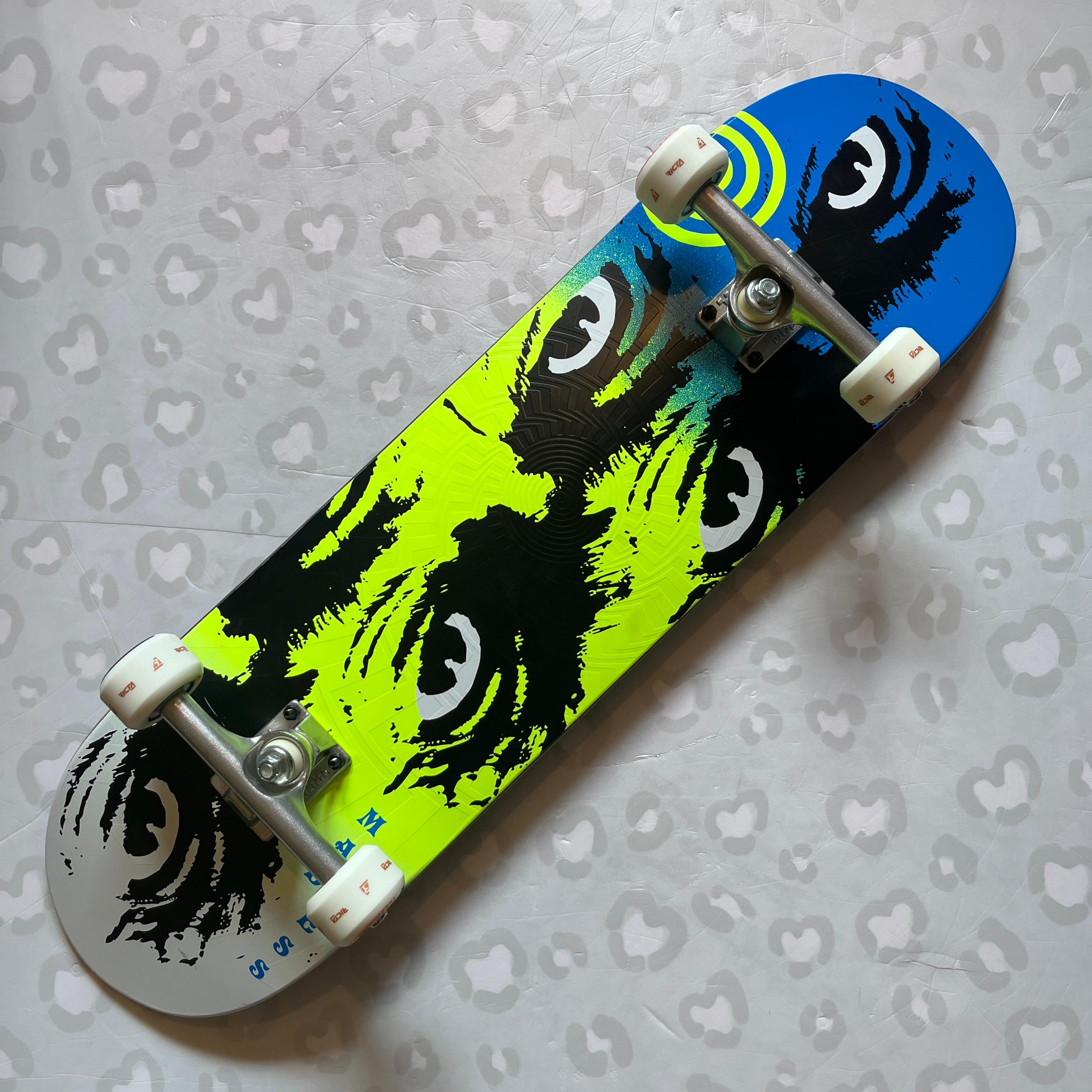 MADNESS - Side Eye Blend Super Sap R7 8.5" Complete Skateboard (Ricta Wheels + Ace Trucks Custom Promo!)