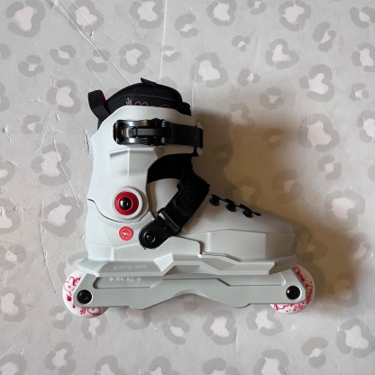 ROLLERKIDZ - RK K1 Pro Adjustable Kids Aggressive Inline Skates 