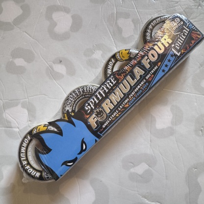 SPITFIRE - Formula Four Conical Yellow Print 52mm/99d Skateboard Wheels