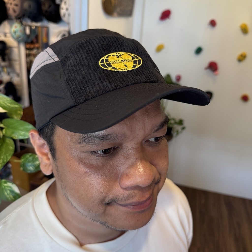 WHEEL LOVE - Black Corduroy Globe Wu Quick Dry Cap