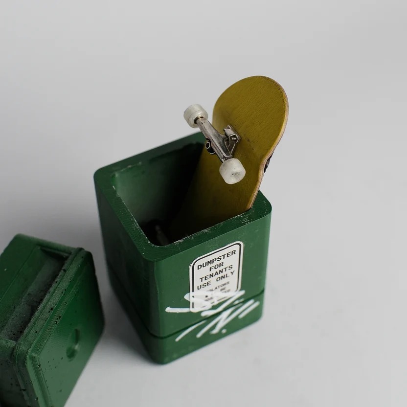 Stonecutt - Deadwaste (Green) Trash Bin Concrete Fingerboard Obstacle
