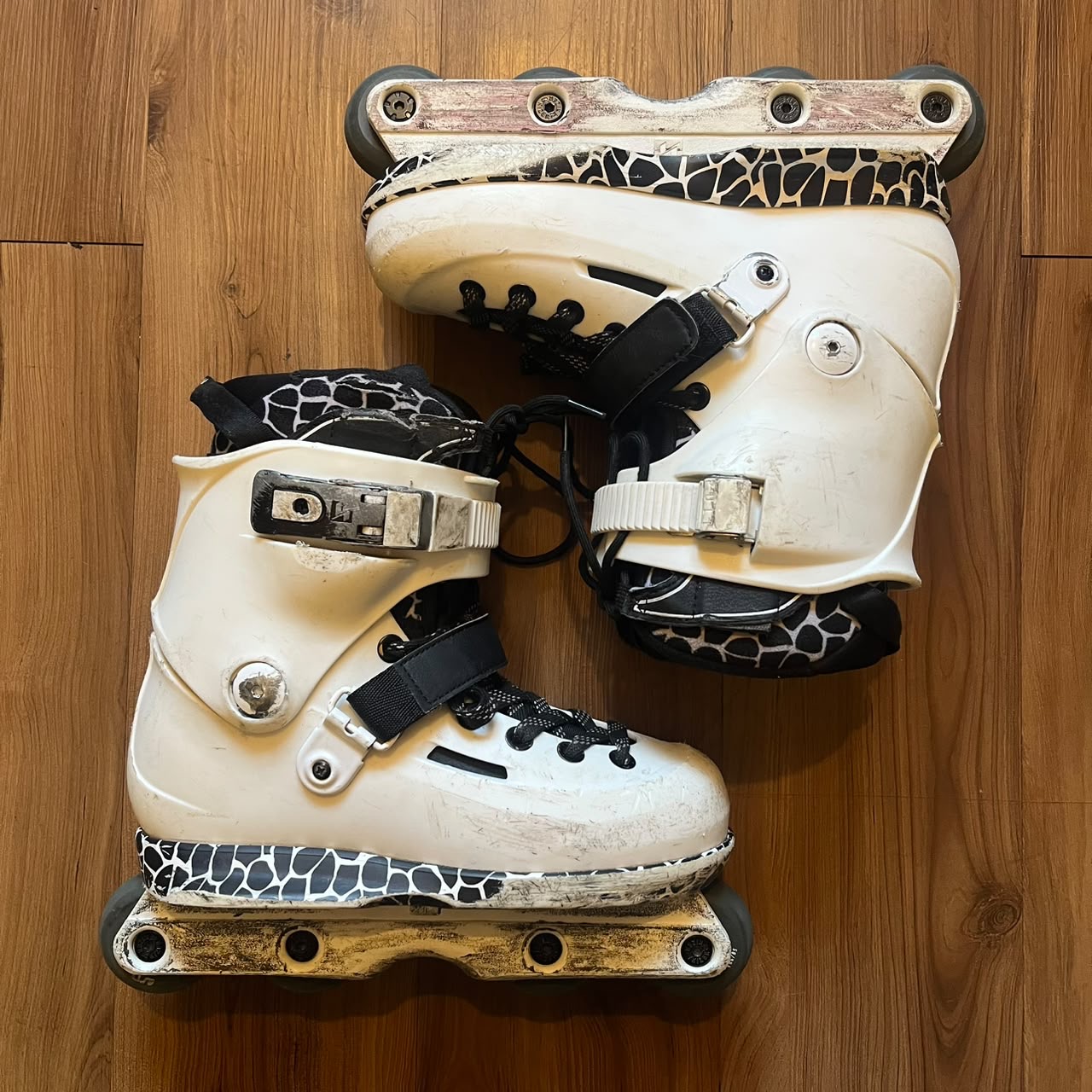 USD - Farmer Sway Aggressive Inline Skate (EU39-40 / USED)