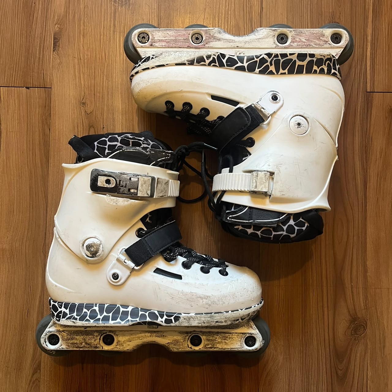USD - Farmer Sway Aggressive Inline Skate (EU39-40 / USED)