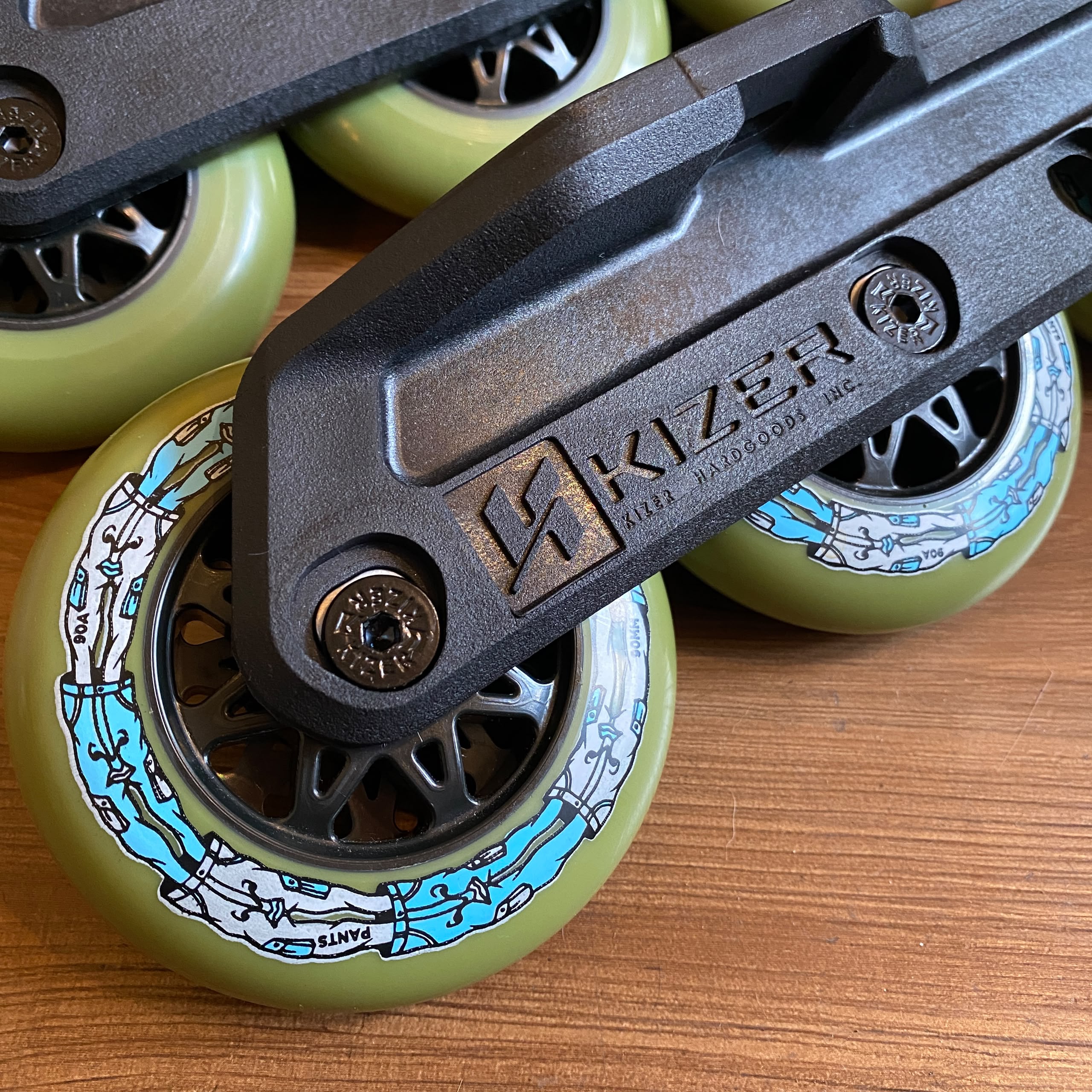 POWERSLIDE - Flux 4x90mm Trinity Inline Skate Frameset (Mushroom Blading Wheels) 