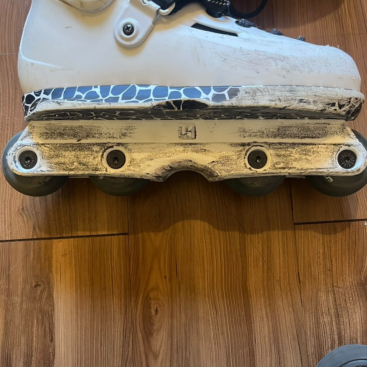 USD - Farmer Sway Aggressive Inline Skate (EU39-40 / USED)