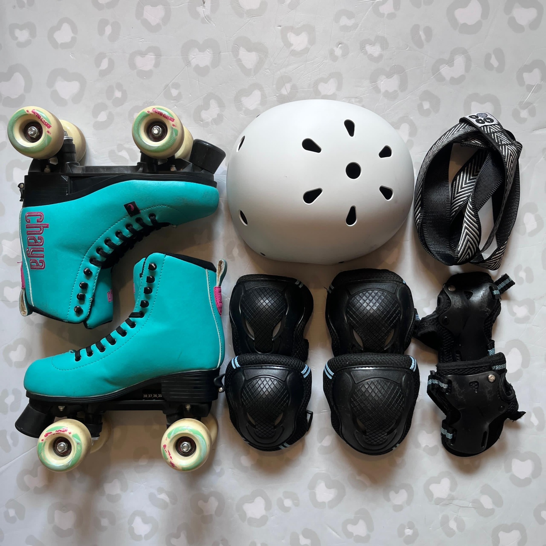 CHAYA - Bliss Turquoise Adjustable Quad Roller Skates (EU35-38 / USED)