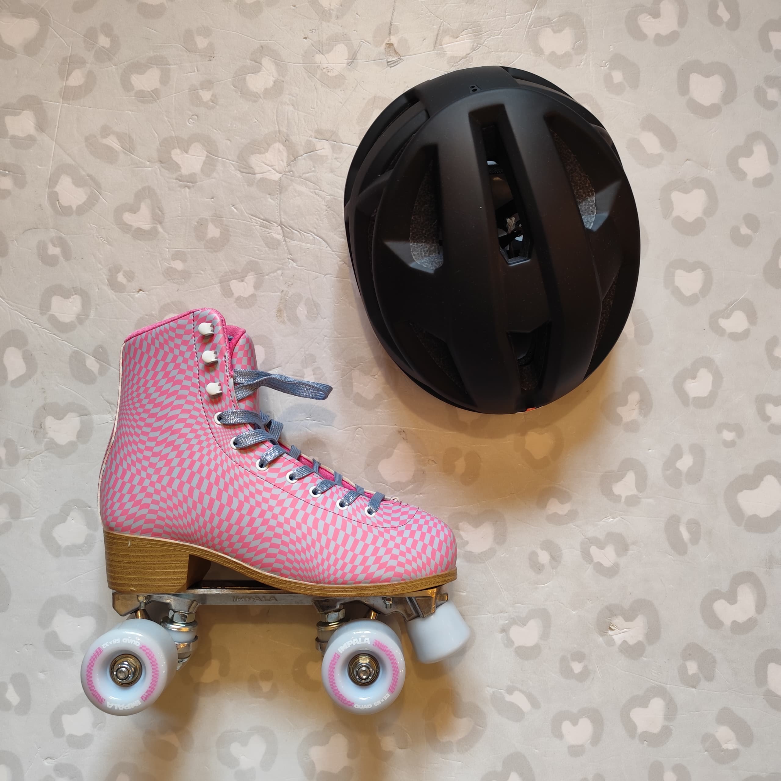 IMPALA - Wavy Check Quad Roller Skate (Clearance Price & Free Helmet Promo!) 