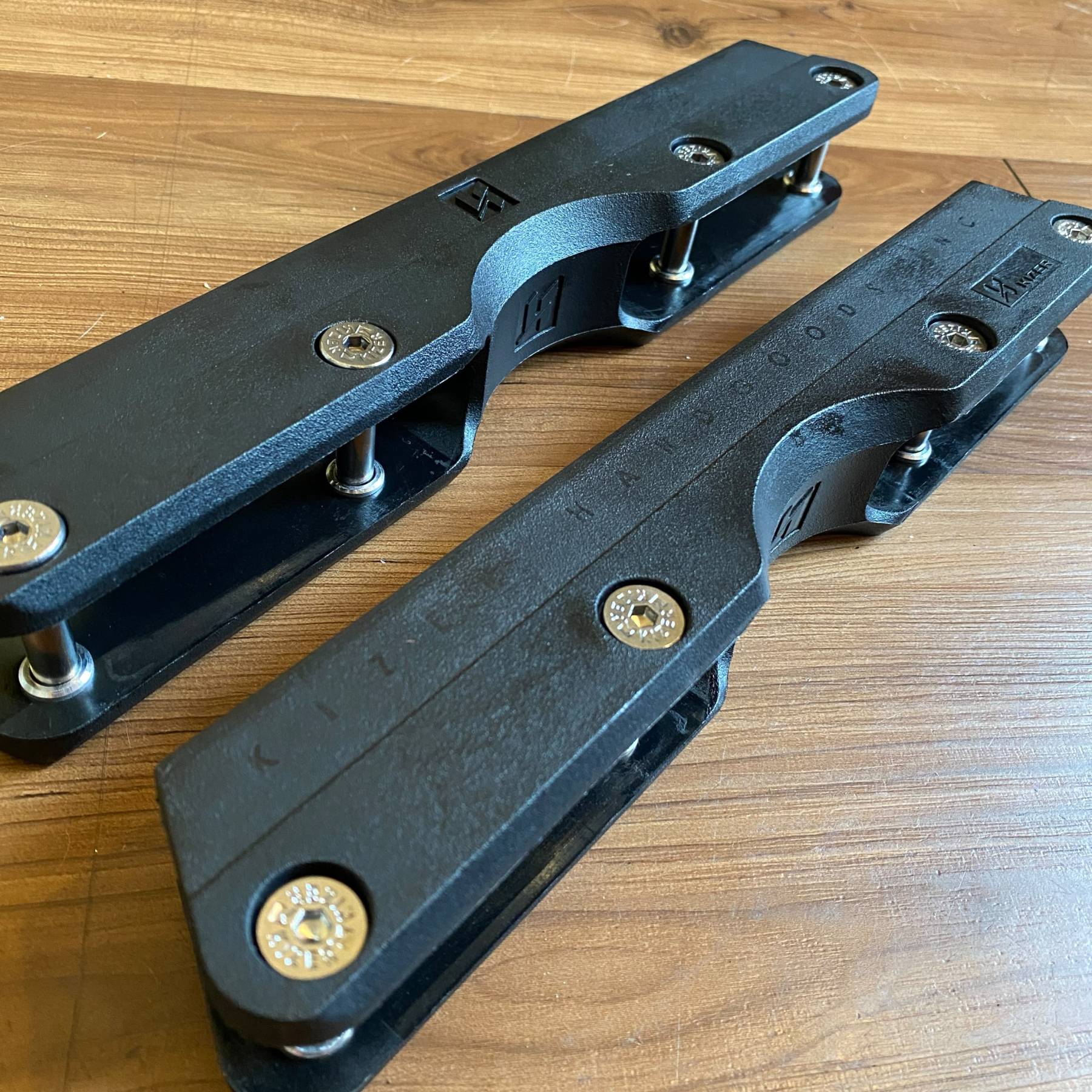 KIZER - Black Fluid IV Antirocker Frames 