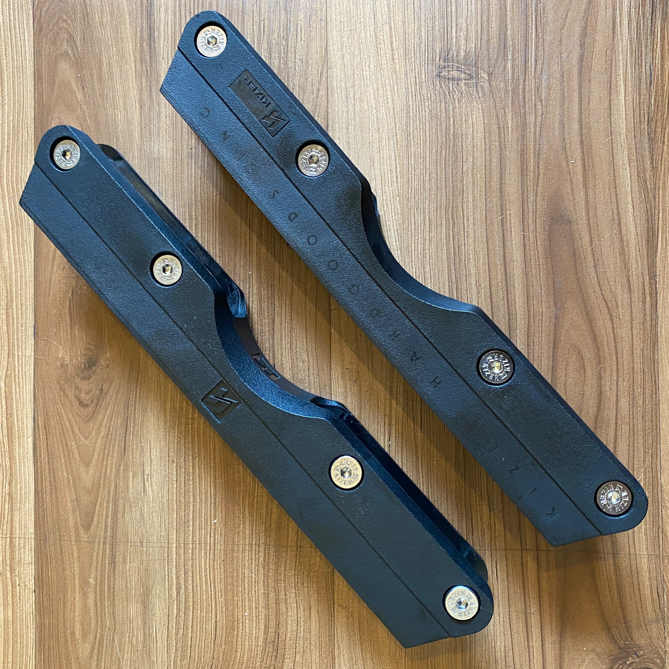KIZER - Black Fluid IV Antirocker Frames 