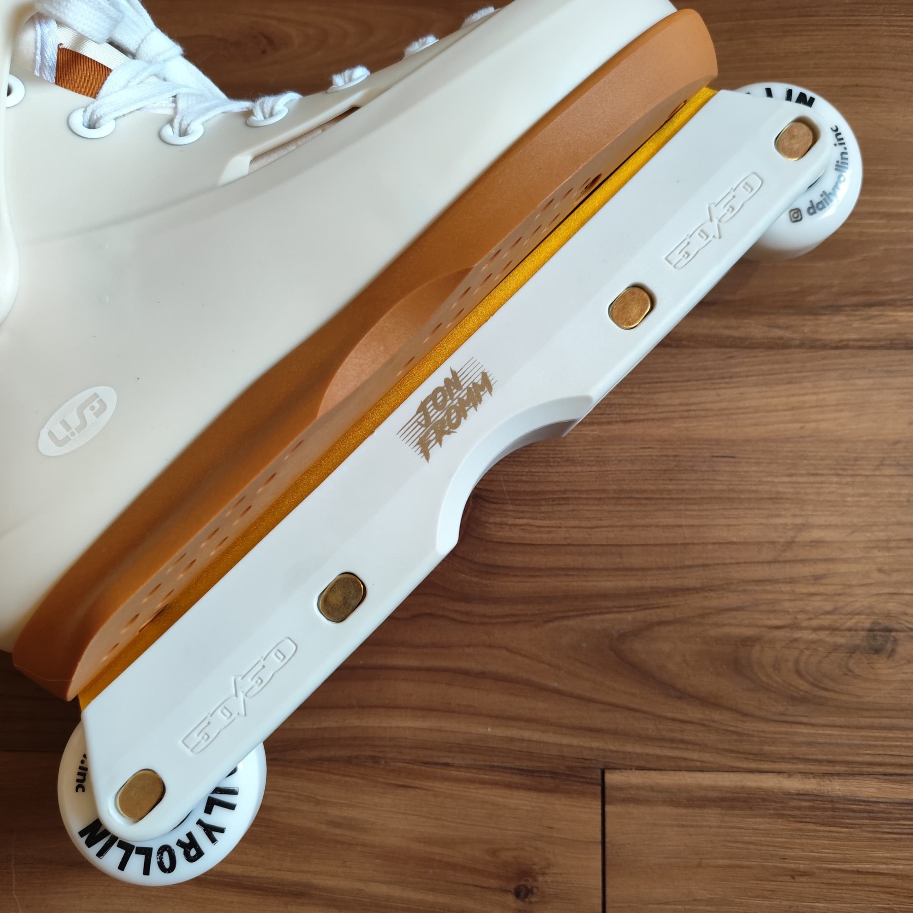 USD - Sway Witzemann Aggressive Inline Skates (Tuned By Mei Mei: EU41-42 / Gold 50/50 & Daily Rollin)