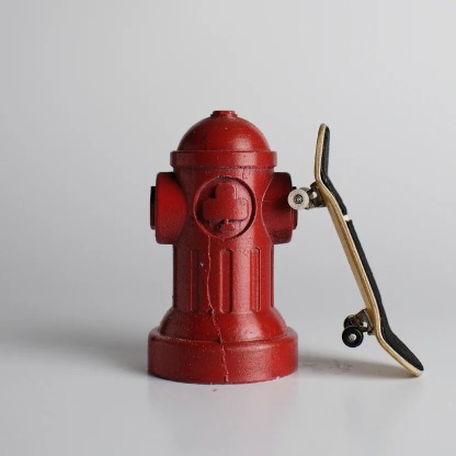 STONECUTT - Hydrant (Red) Concrete Fingerboard Obstacle