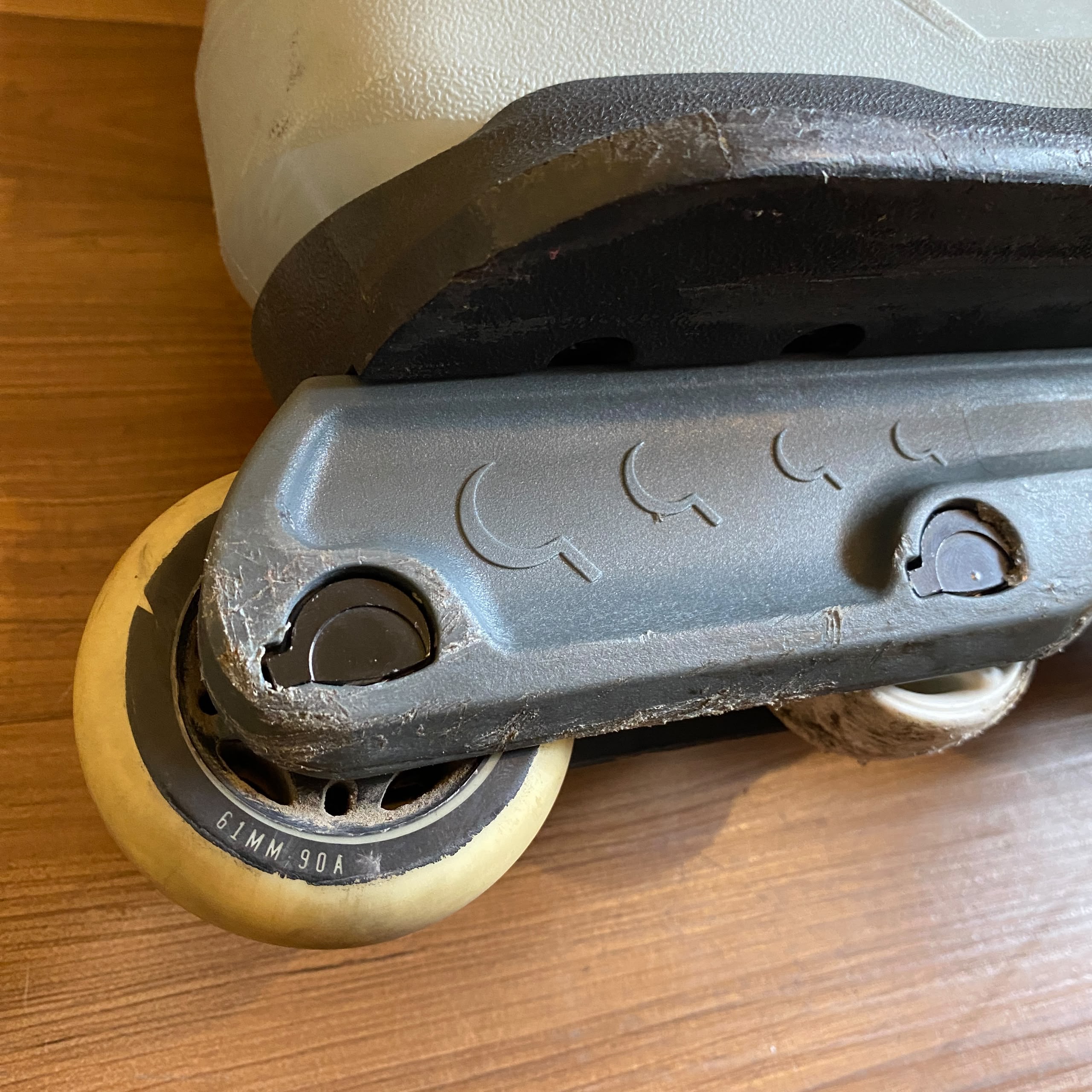 IQON - ACT Grey Aggressive Inline Skates (EU39-40 / USED)