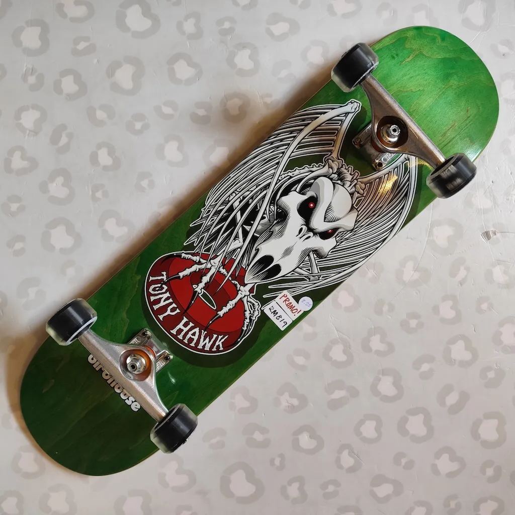 BIRDHOUSE - Hawk Falcon 4 8.25" Complete Skateboard (Premium Setup With Independent Trucks & Ricta Wheels)