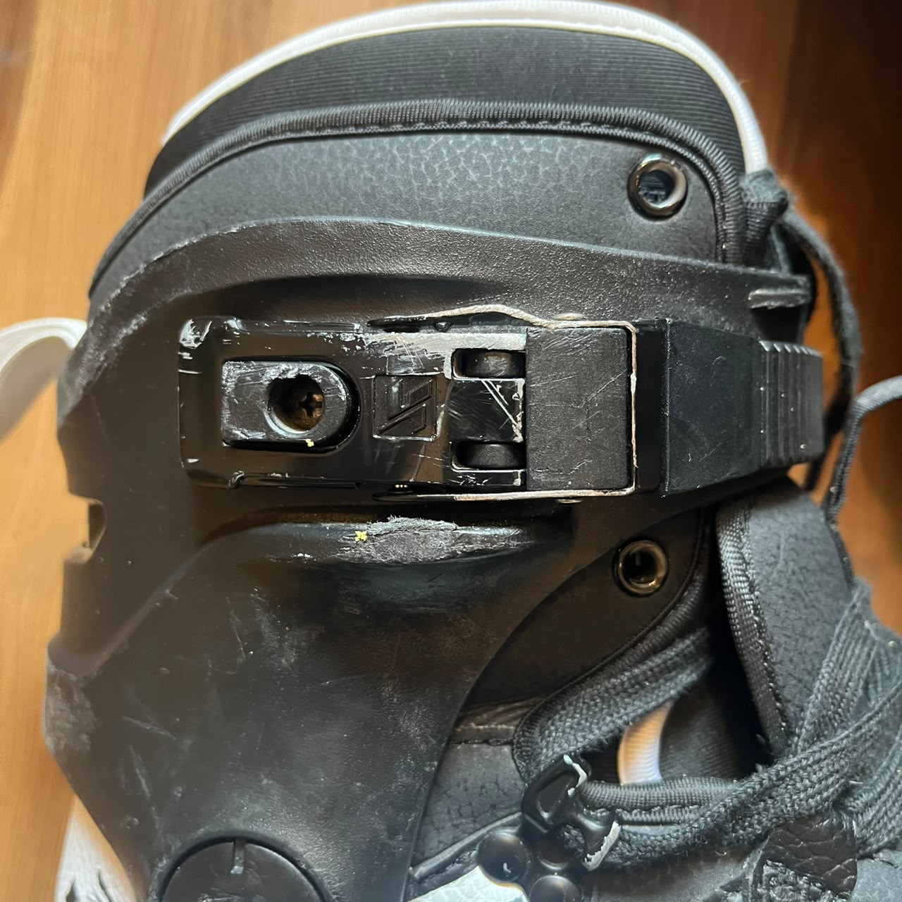IQON - AG15 Montre Black/White Aggressive Inline Skate Boots (EU44 / USED)