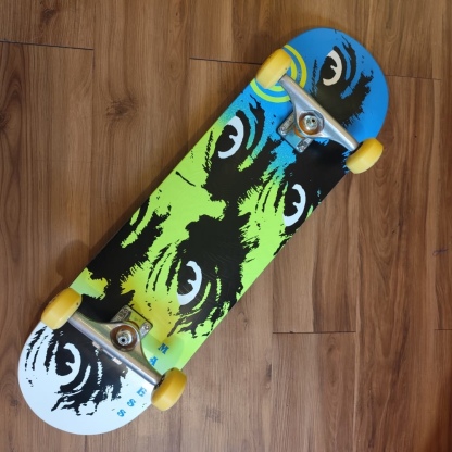 MADNESS - Side Eye Blend Super Sap R7 8.5" Complete Skateboard (Independent + Shake Junt + Chaya Promo Deal!)