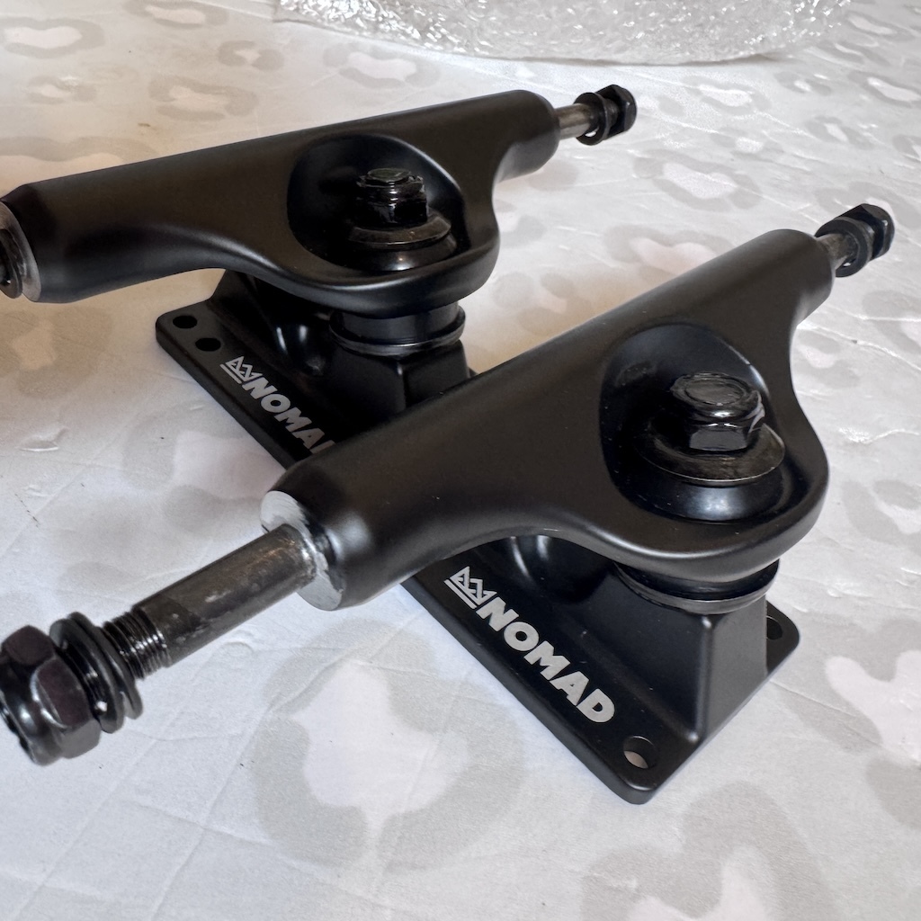 NOMAD - Black 5.0" Skateboard Trucks