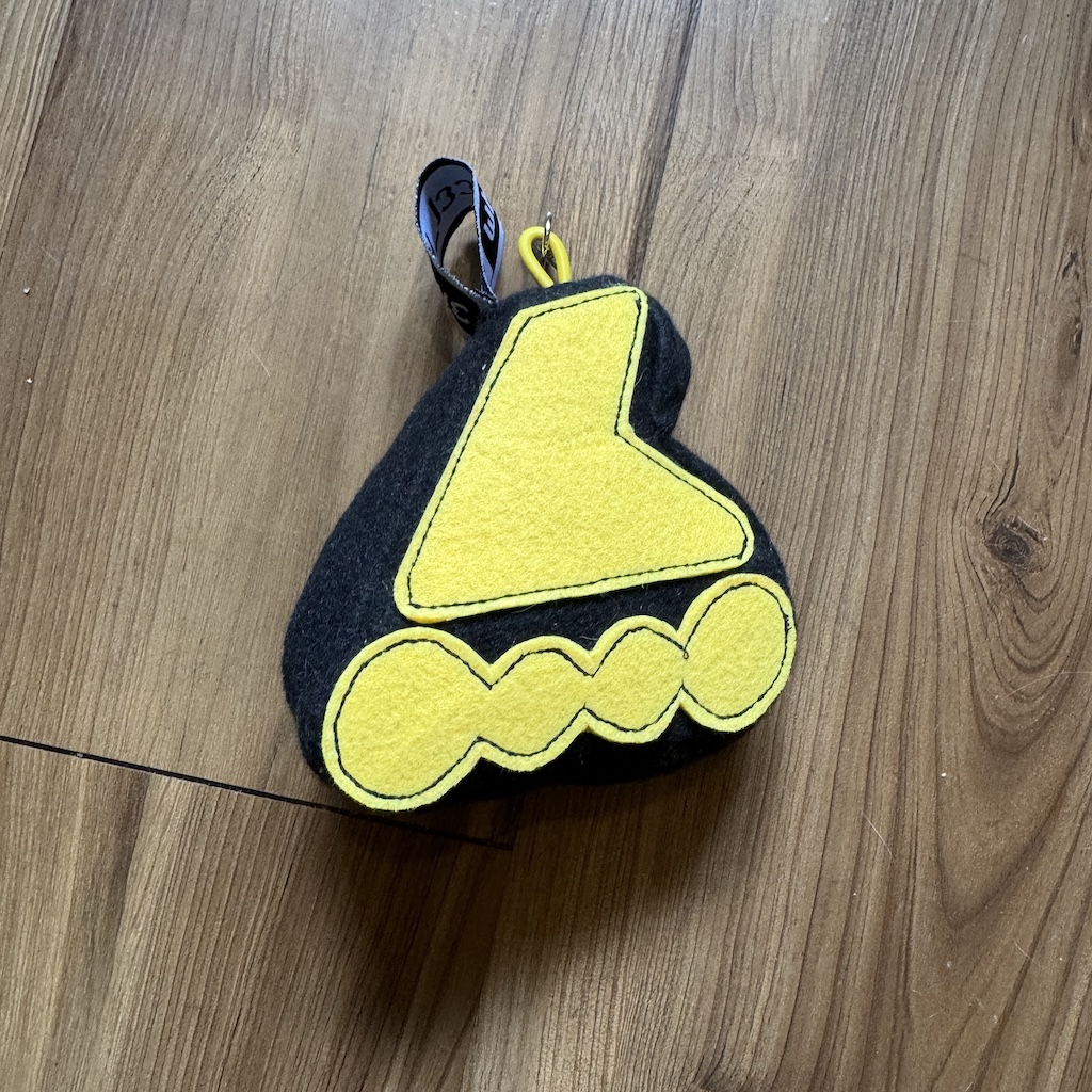 WHEEL LOVE - Yellow Antirocker Plushie Keychain