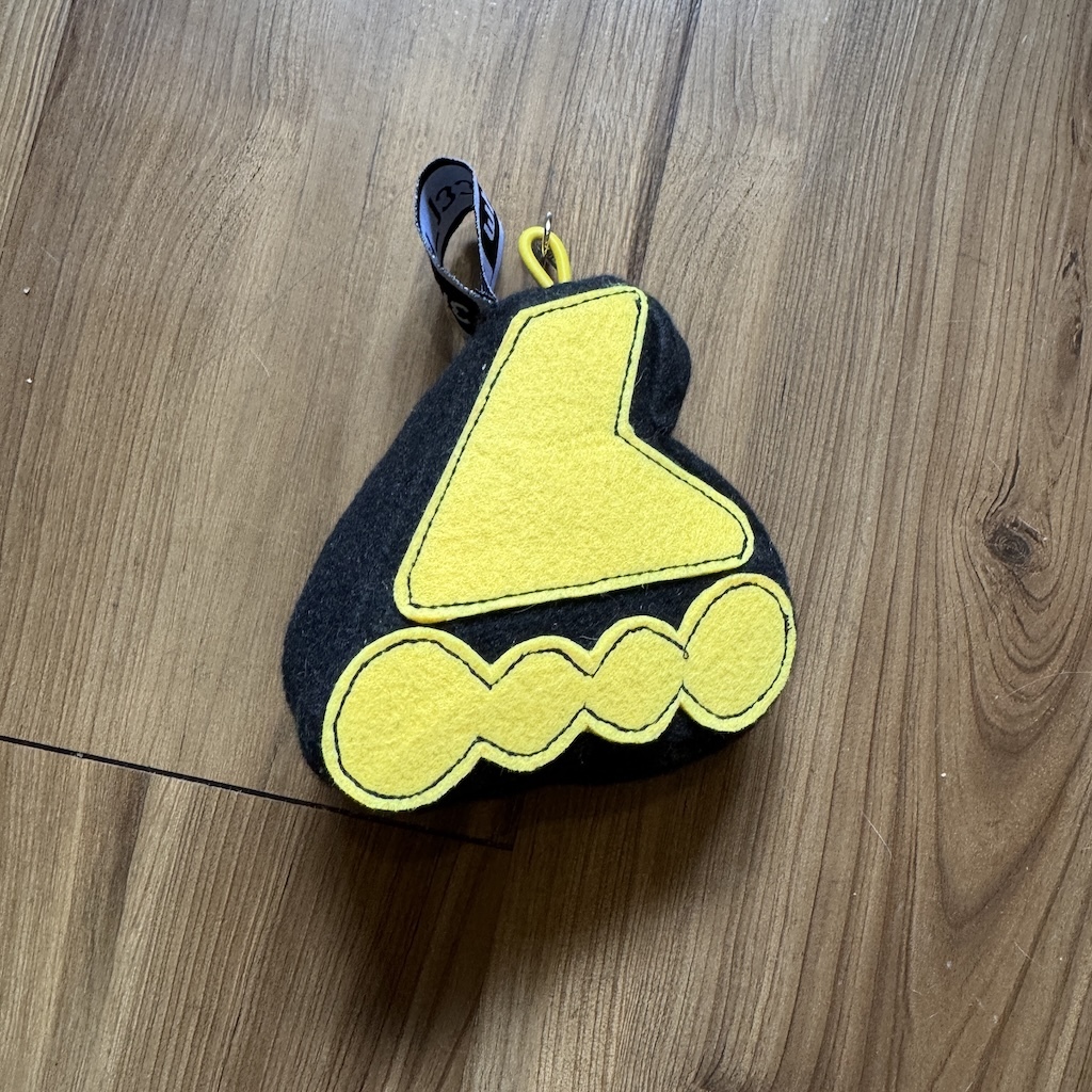 WHEEL LOVE - Yellow Antirocker Plushie Keychain