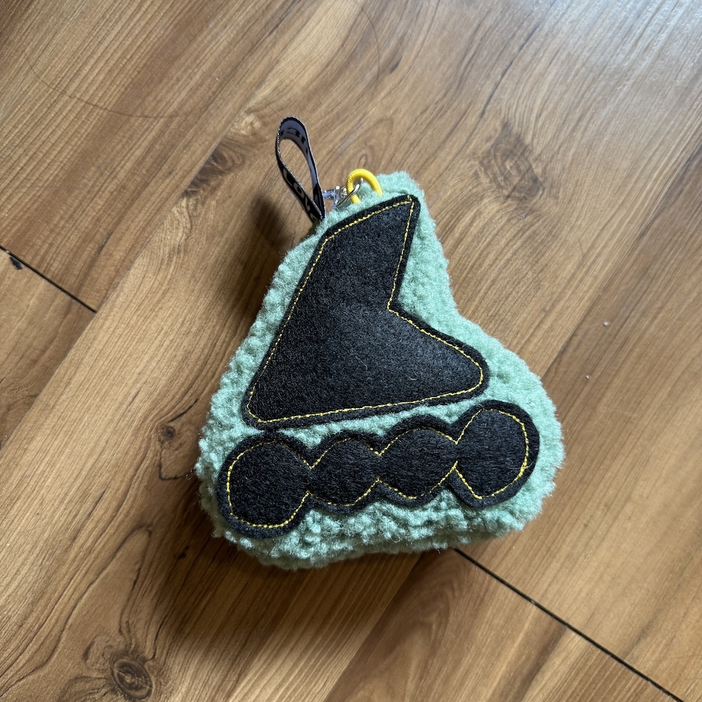 WHEEL LOVE - Green Antirocker Plushie Keychain