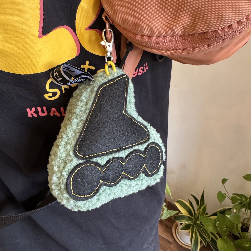 WHEEL LOVE - Green Antirocker Plushie Keychain