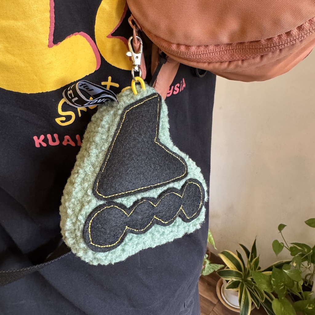 WHEEL LOVE - Green Antirocker Plushie Keychain