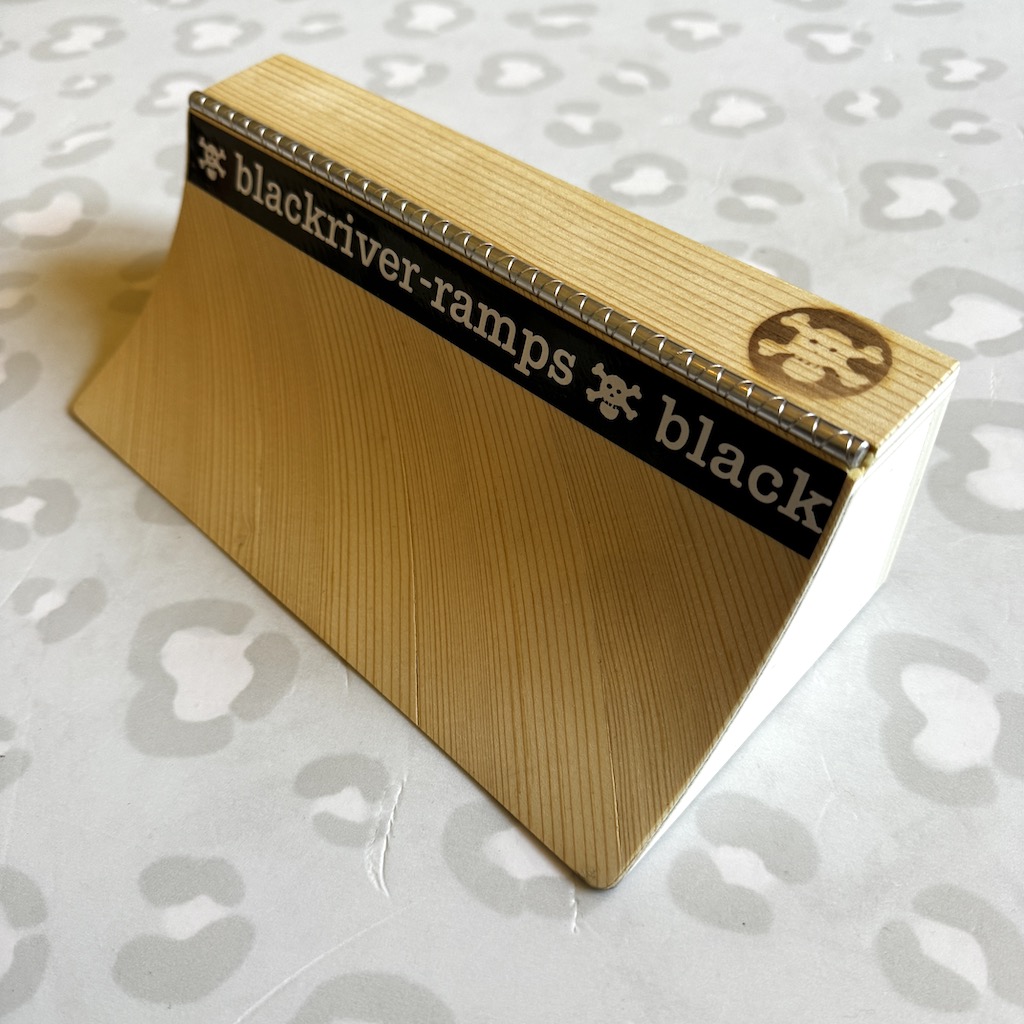 BLACKRIVER - Pocket Quarter XL Fingerboard Obstacle