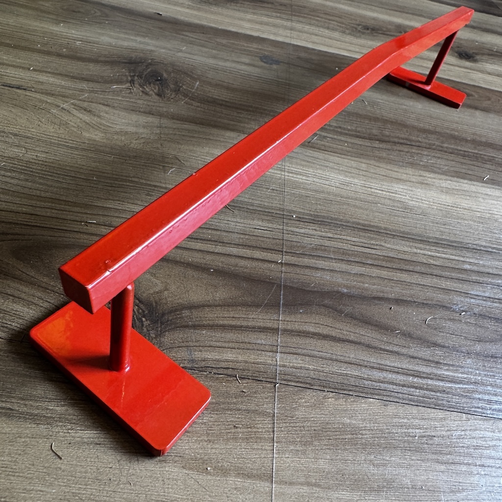 BLANK - Red Arch Fingerboard Obstacle