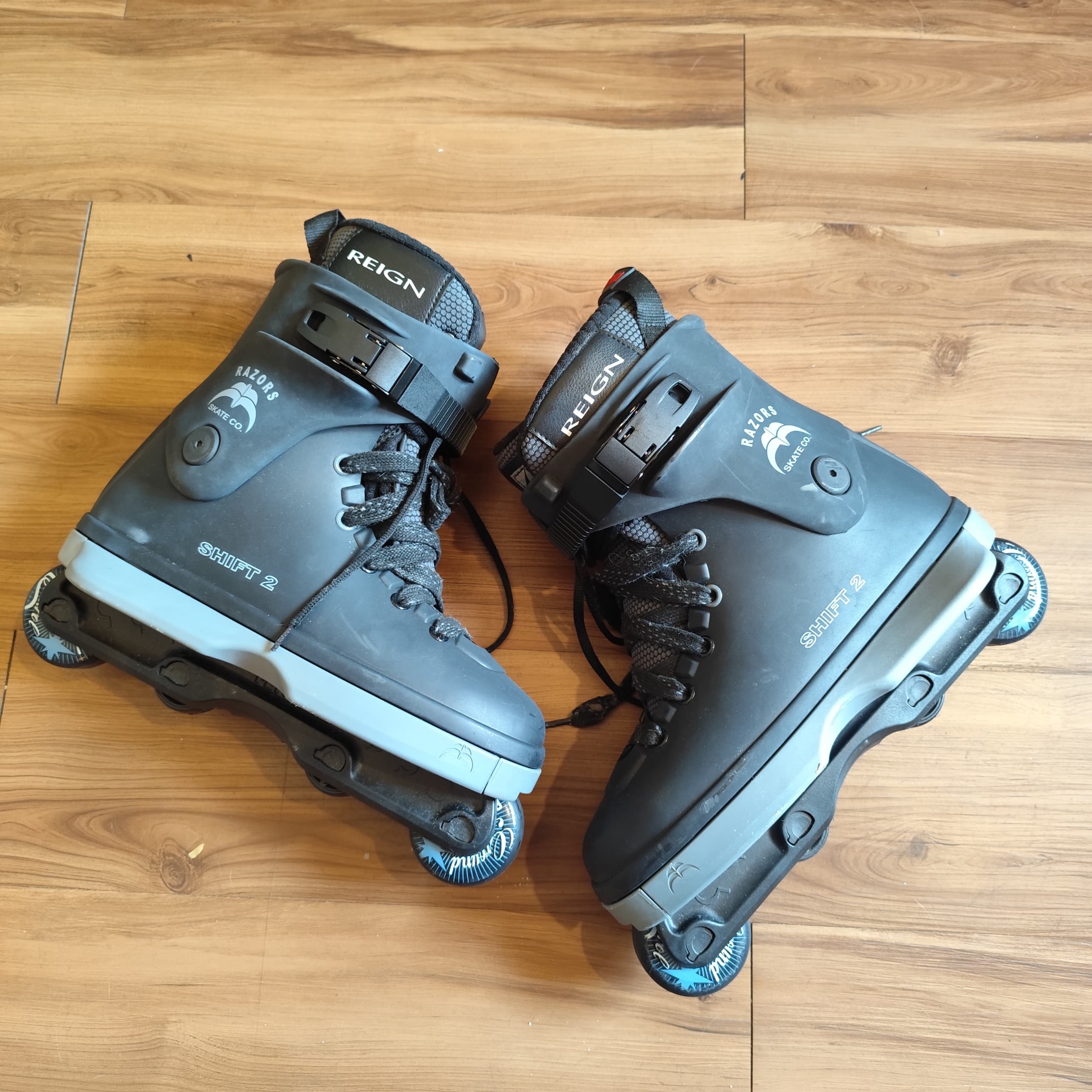 RAZORS - Black Shift Aggressive Inline Skates (USED / US8) 